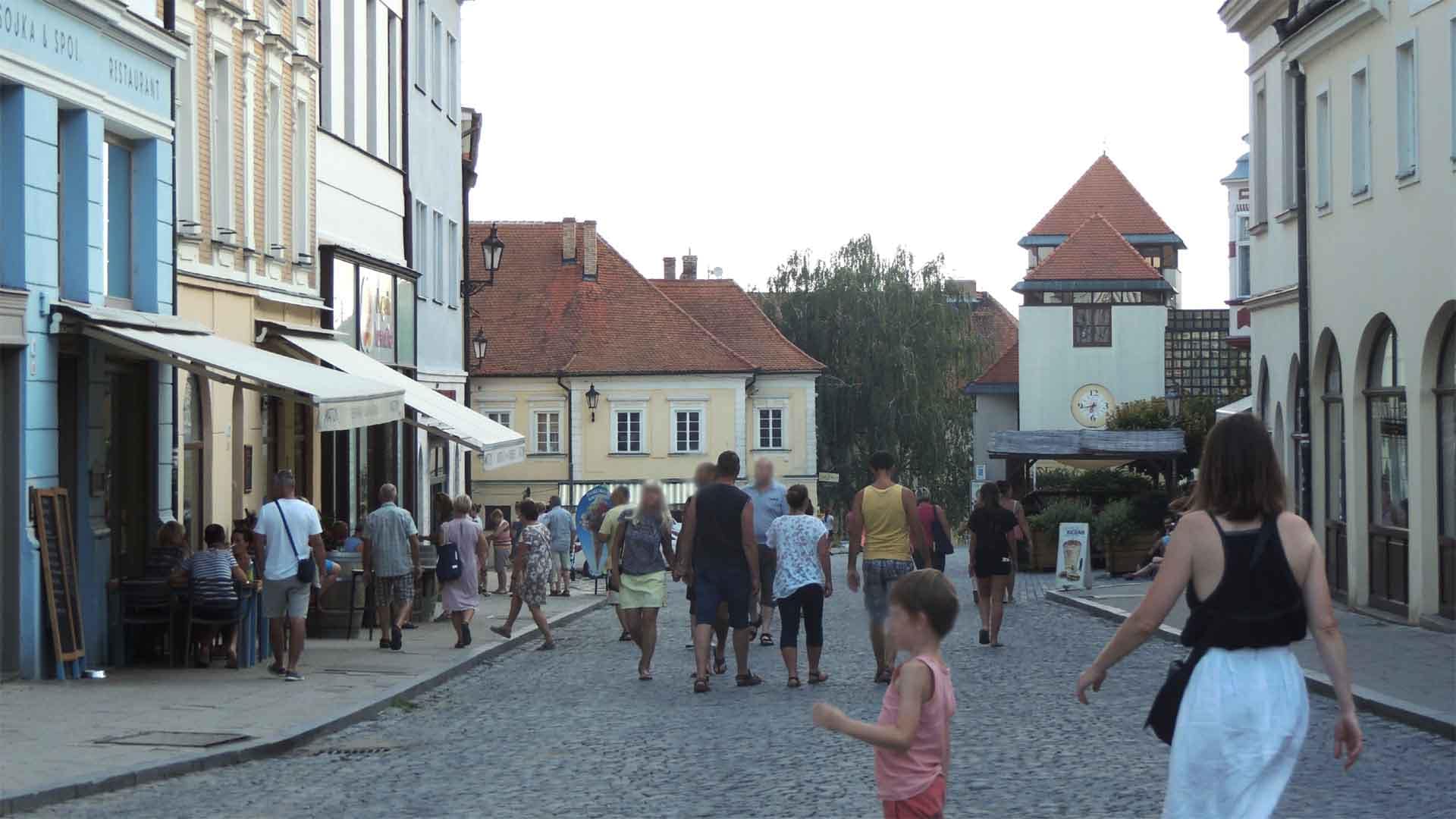 Další ulice v Mikulově - vidíte někde auta?